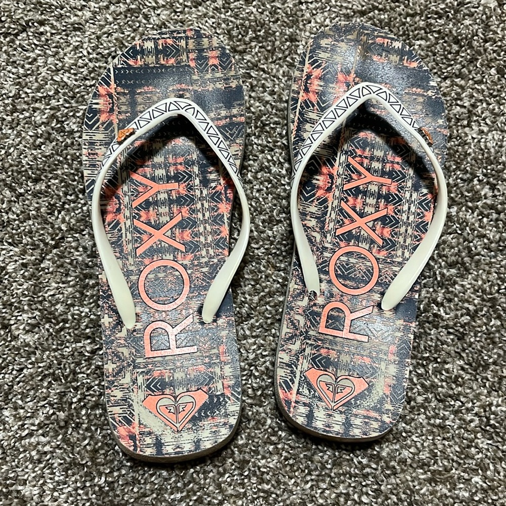 Roxy flip flops
